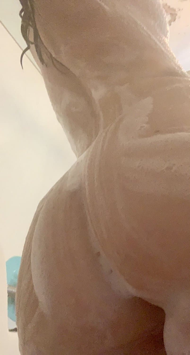 Hot sexy slutty teens ? (18+)