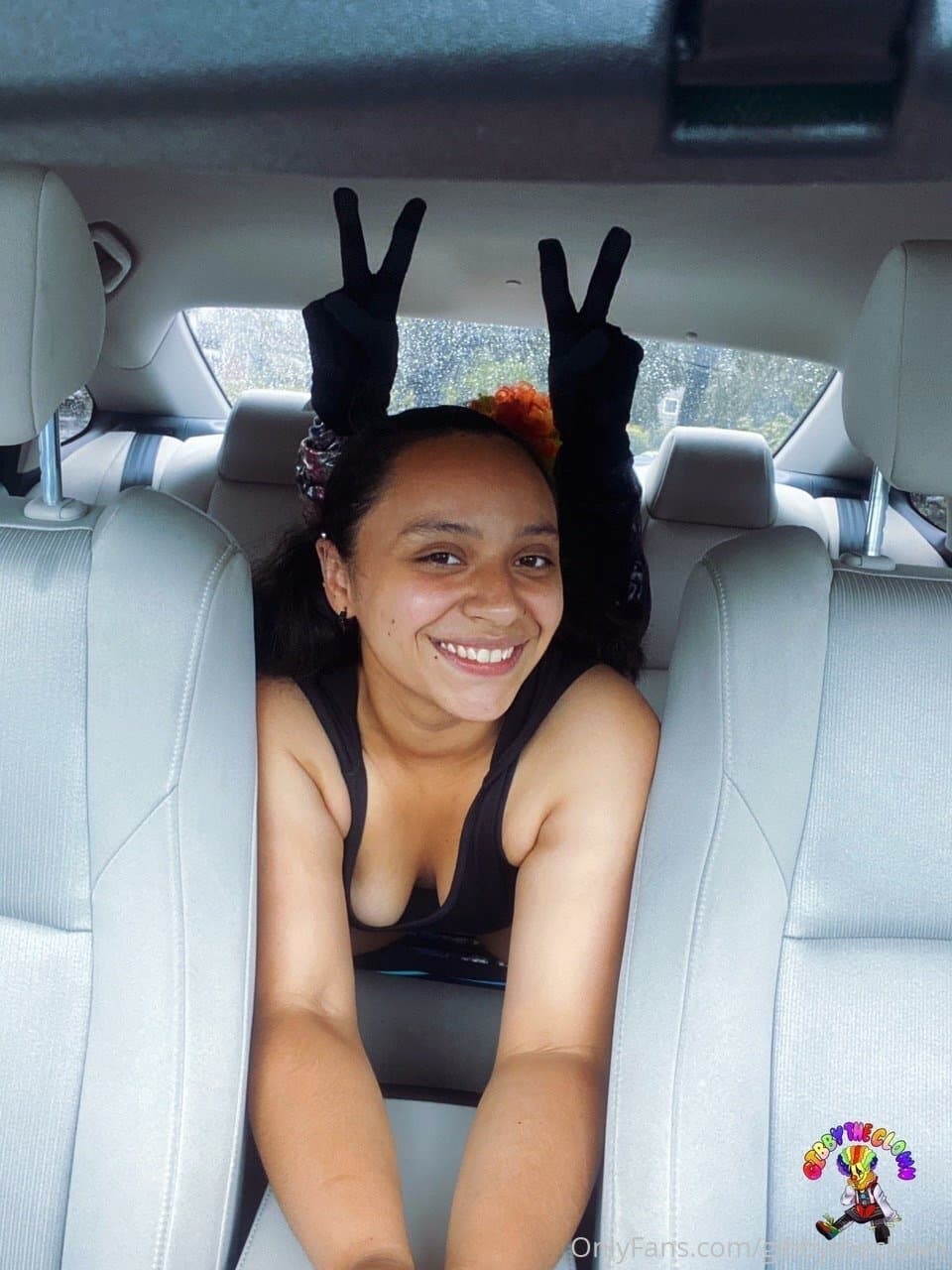 MILF paying the clown