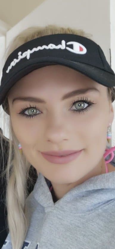 Bridget Sexy chatpic slut repost to your page Before she goes private get her on the hot page