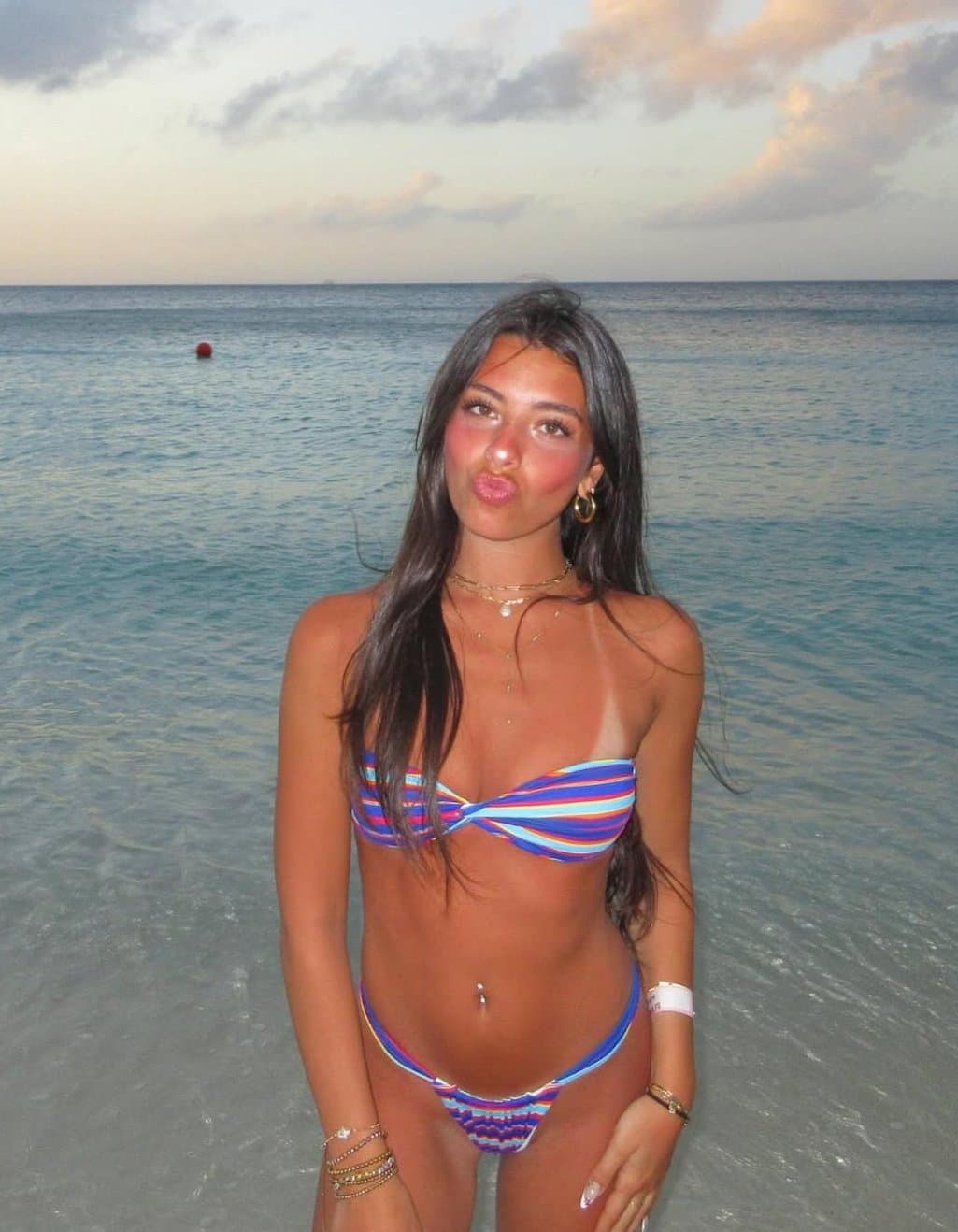 18yo Slut loves being jerked off to