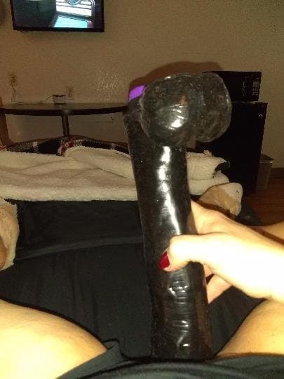 WET PUSY MIM FINGERS HERSELF Big booty bbw mother spreads her ass cheeks