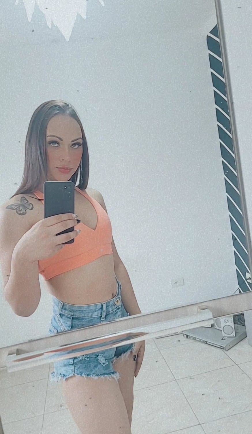 Click to view full size Dyanna