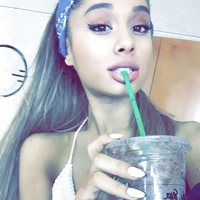 More Ariana Grande face/lips porn to goon to ?