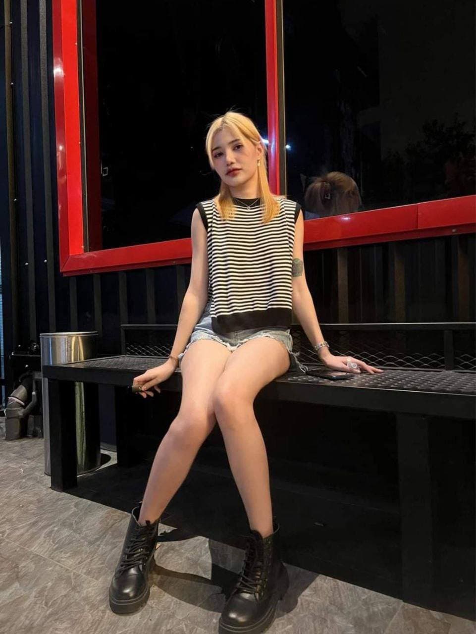 A couple took a photo to keep for later viewing but wanted to show it off.