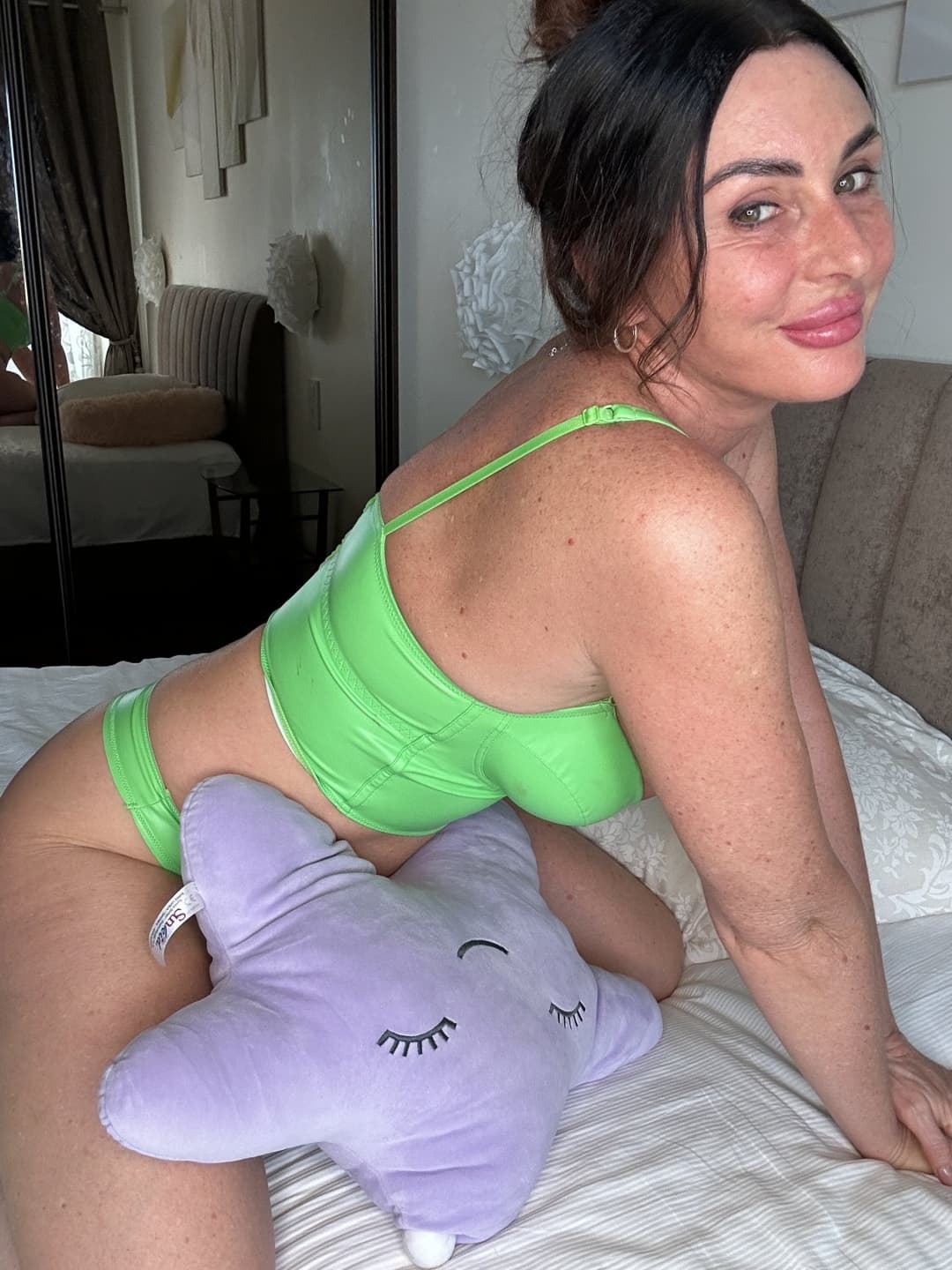 Stepsons friends are in the other room, I may have picked a wrong dress ?