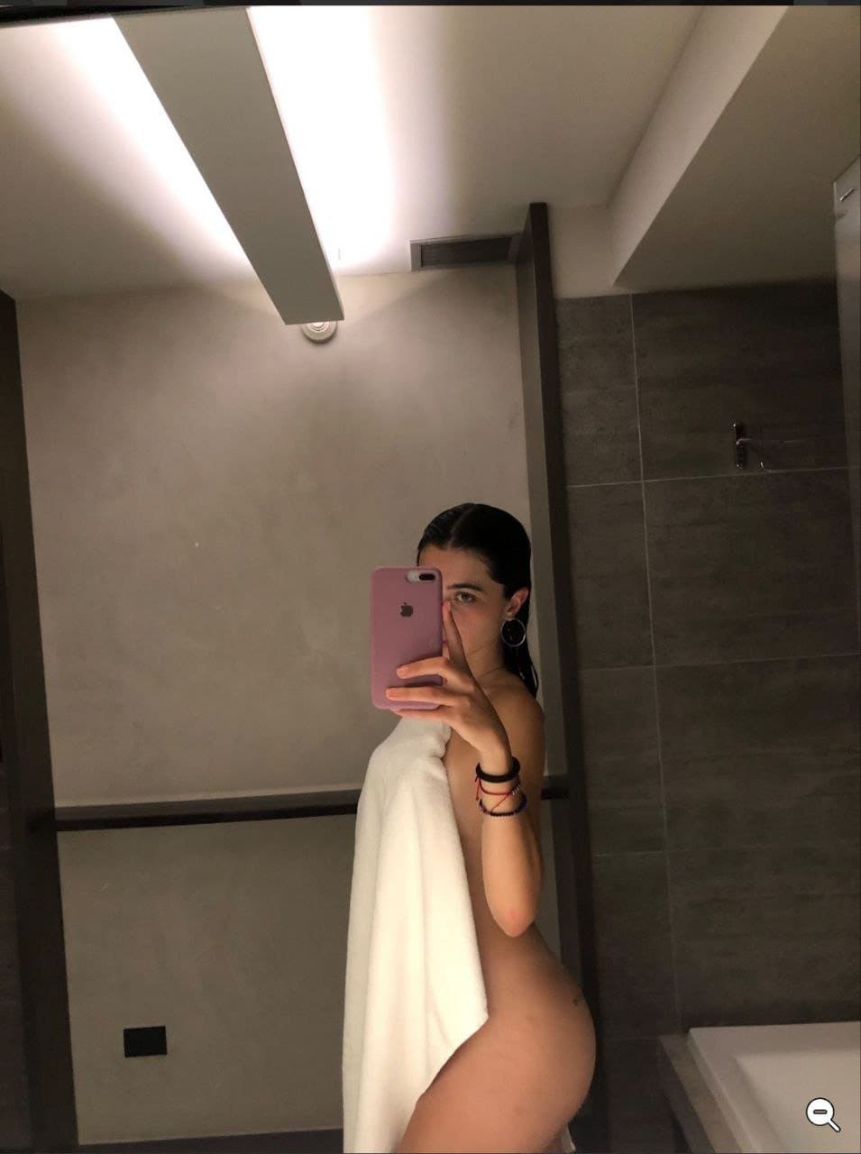 Putita con hermoso cuerpo