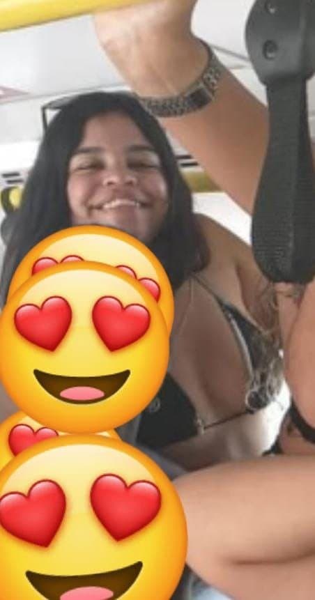 NOOSSA ESSAS GAROTAS SE BEIJANDO PARECE MUITO COM MINHA PRIMA E MINHA NAMORADA