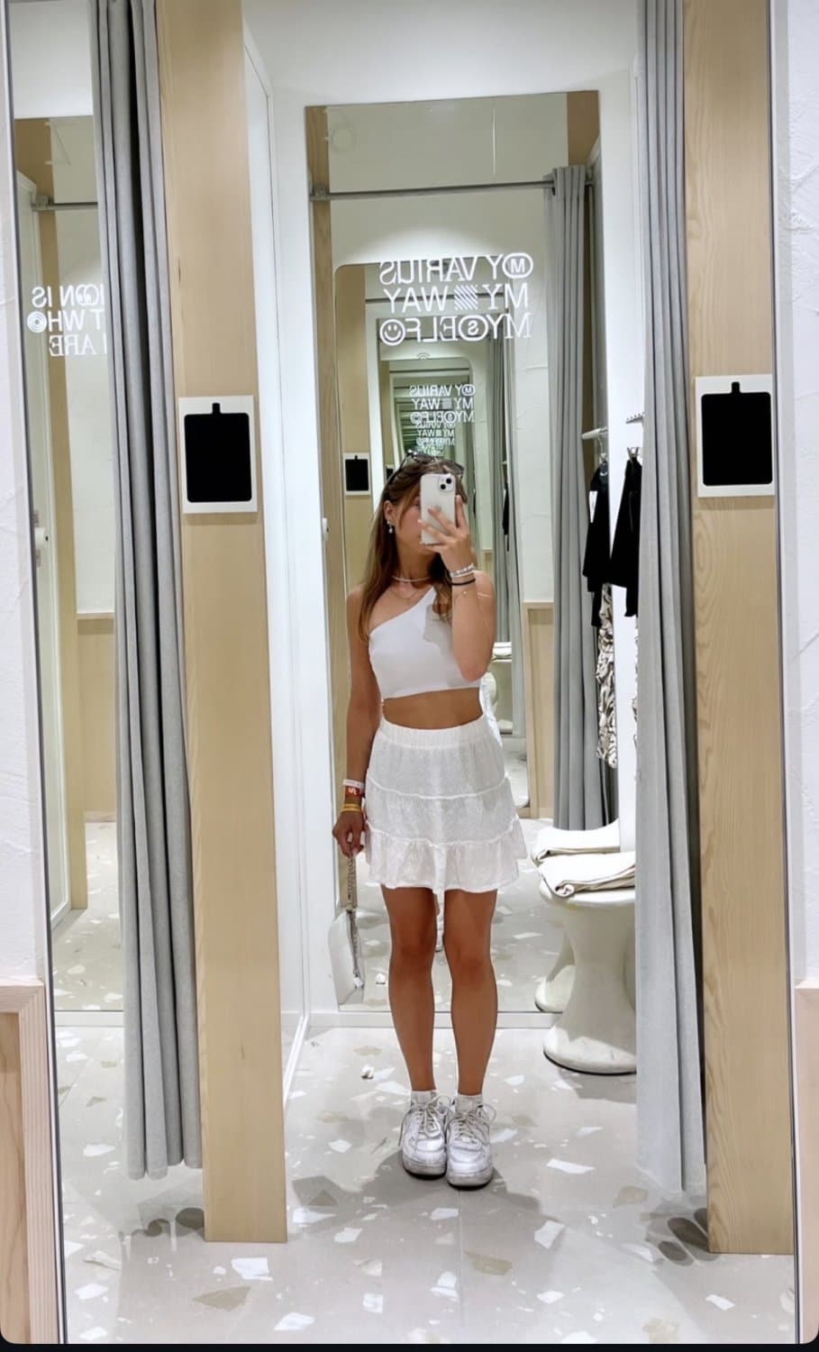 mona best friend from leandra german Teenie