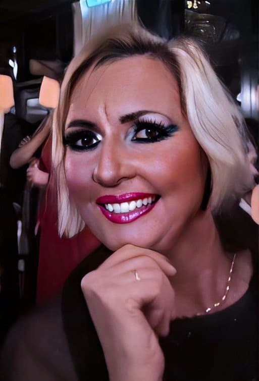 Highheels hotwife Jenna cums dildoing