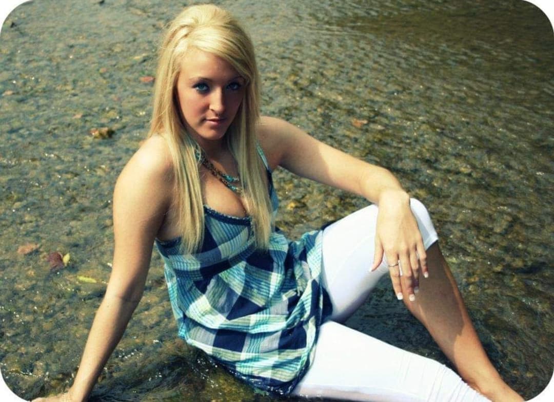 Anissa 18yo. Comment, repost, or message me.