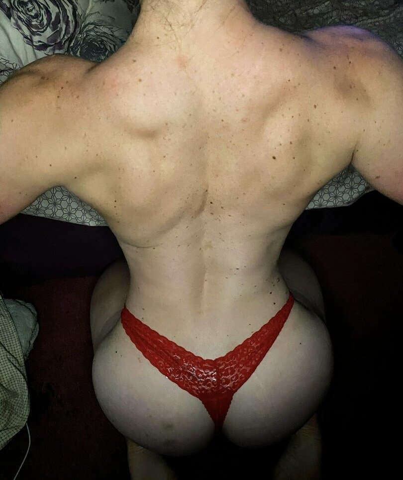 Fit chick Leah, 27, loves an exhibitionist side. Hard and fit kik slut