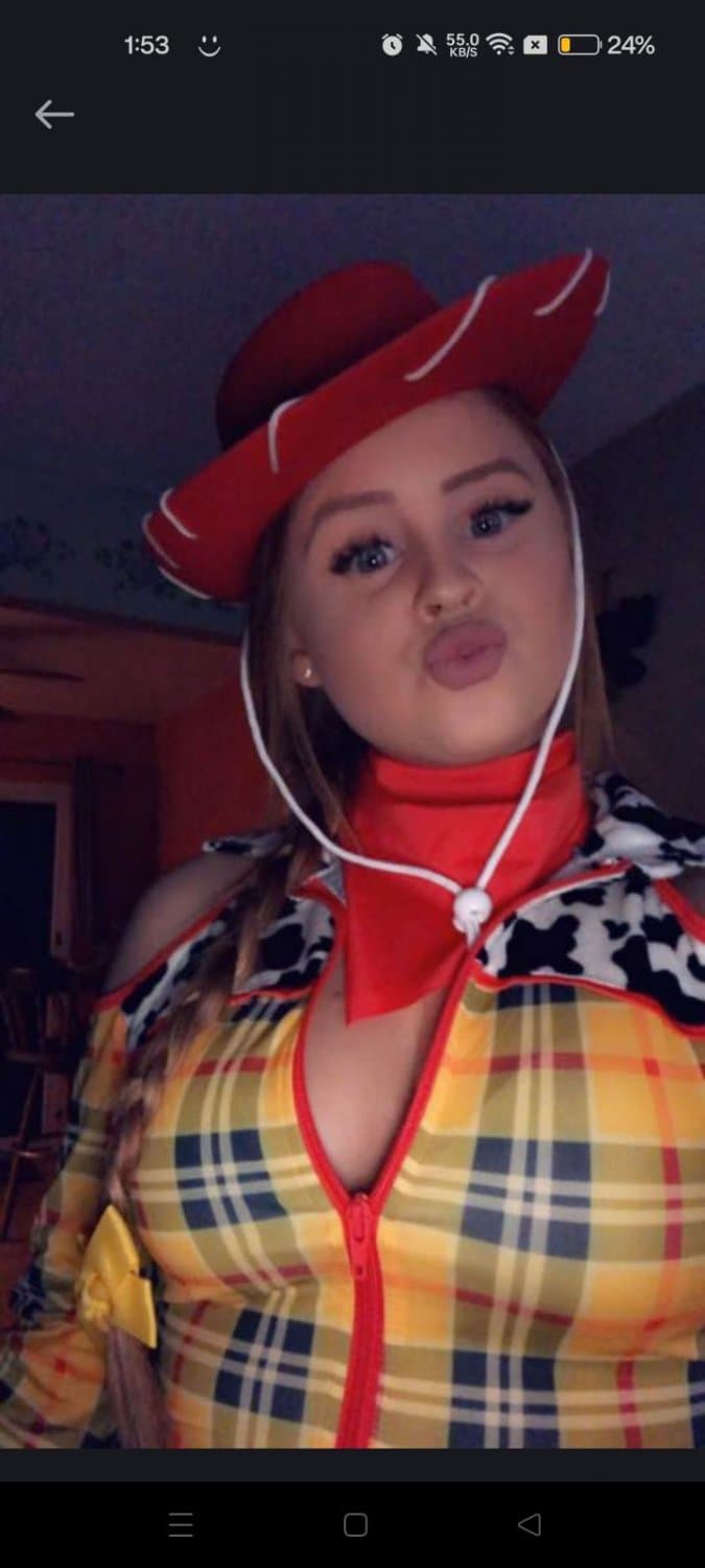 Click to view full size Comment on Jessie 28yo usa and her fat ass. Kik in comment with my Kik for same treatment