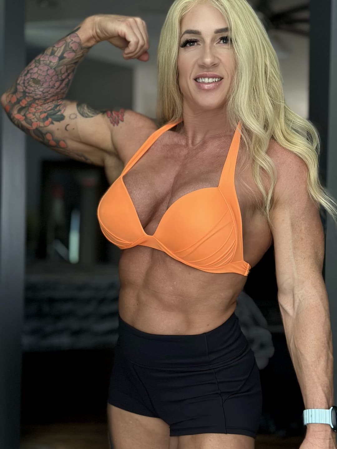 Click to view full size Muscle is power and power is sexy