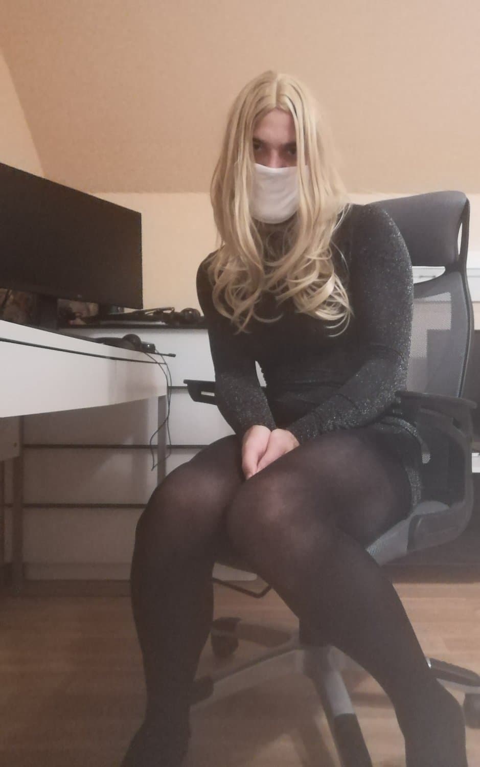 Office sissy slut gets naughty