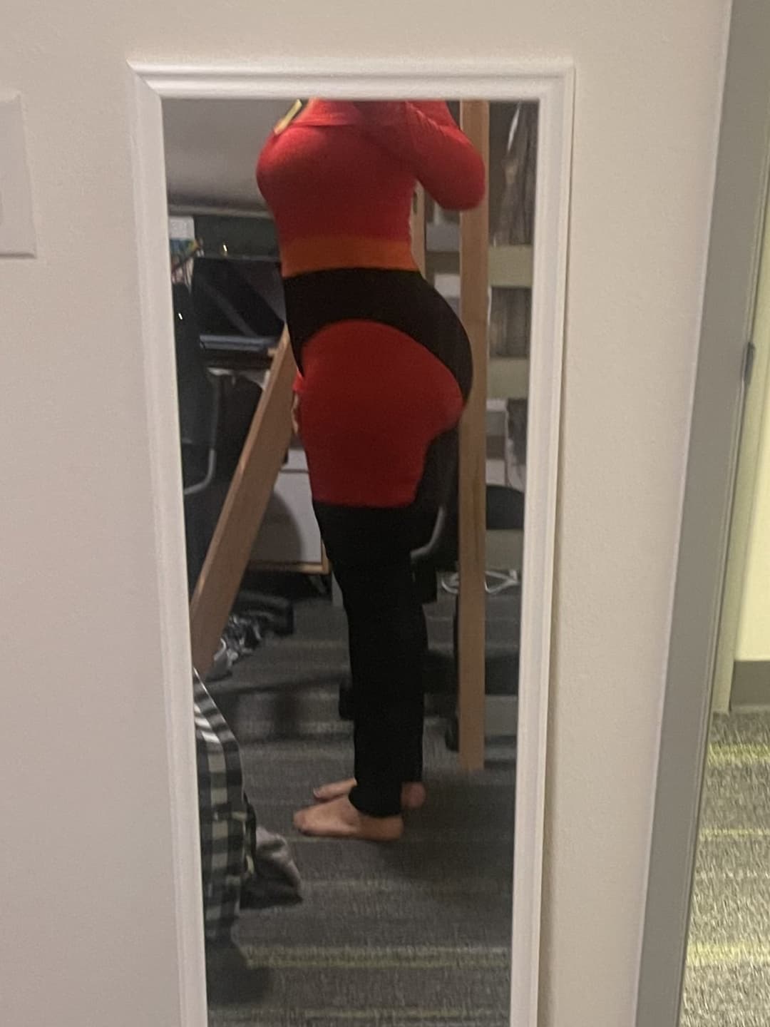 My sexy best friend with a fat ass dressed up as Elastigirl look at that dump truck of an ass ?