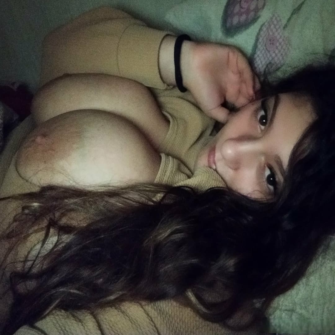 Chubby busty slut with a gorgeous body