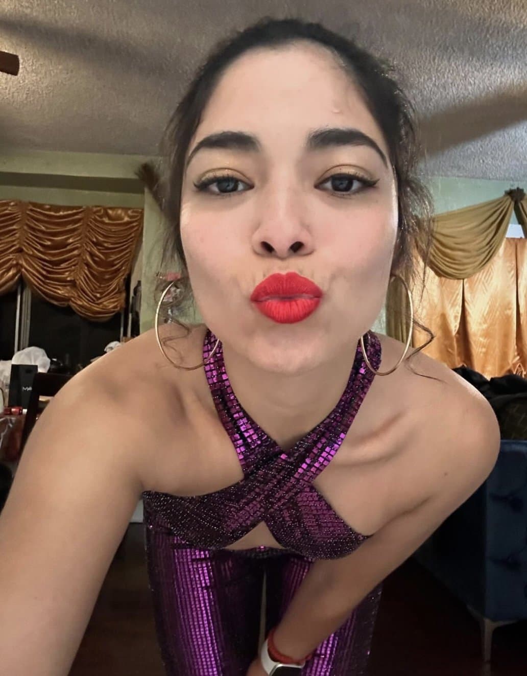 Latina slim thick big hips