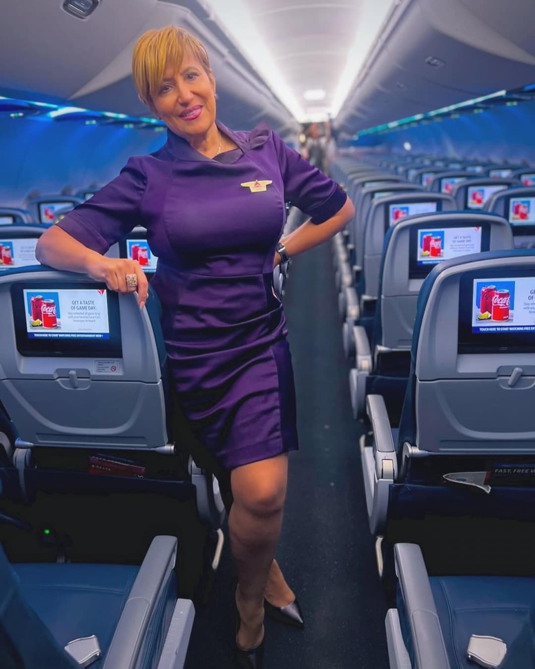 Thick Gilf flight attendant 3