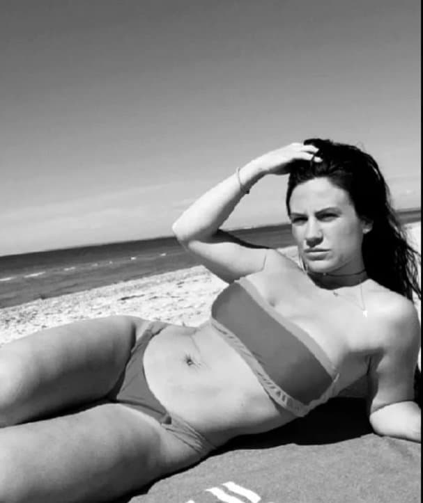 Click to view full size Boston fitness milf Lindsey duguay