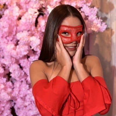 Casada famosinha dando sem camisinha e levando gozada dentro