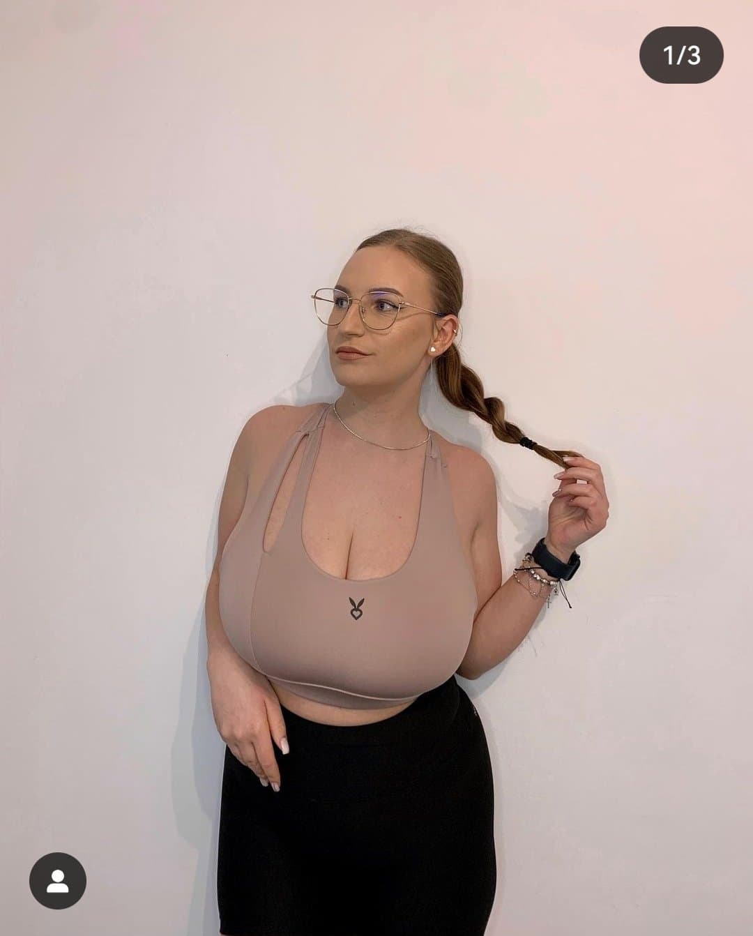 Nice tits sitting in tops 4❤️