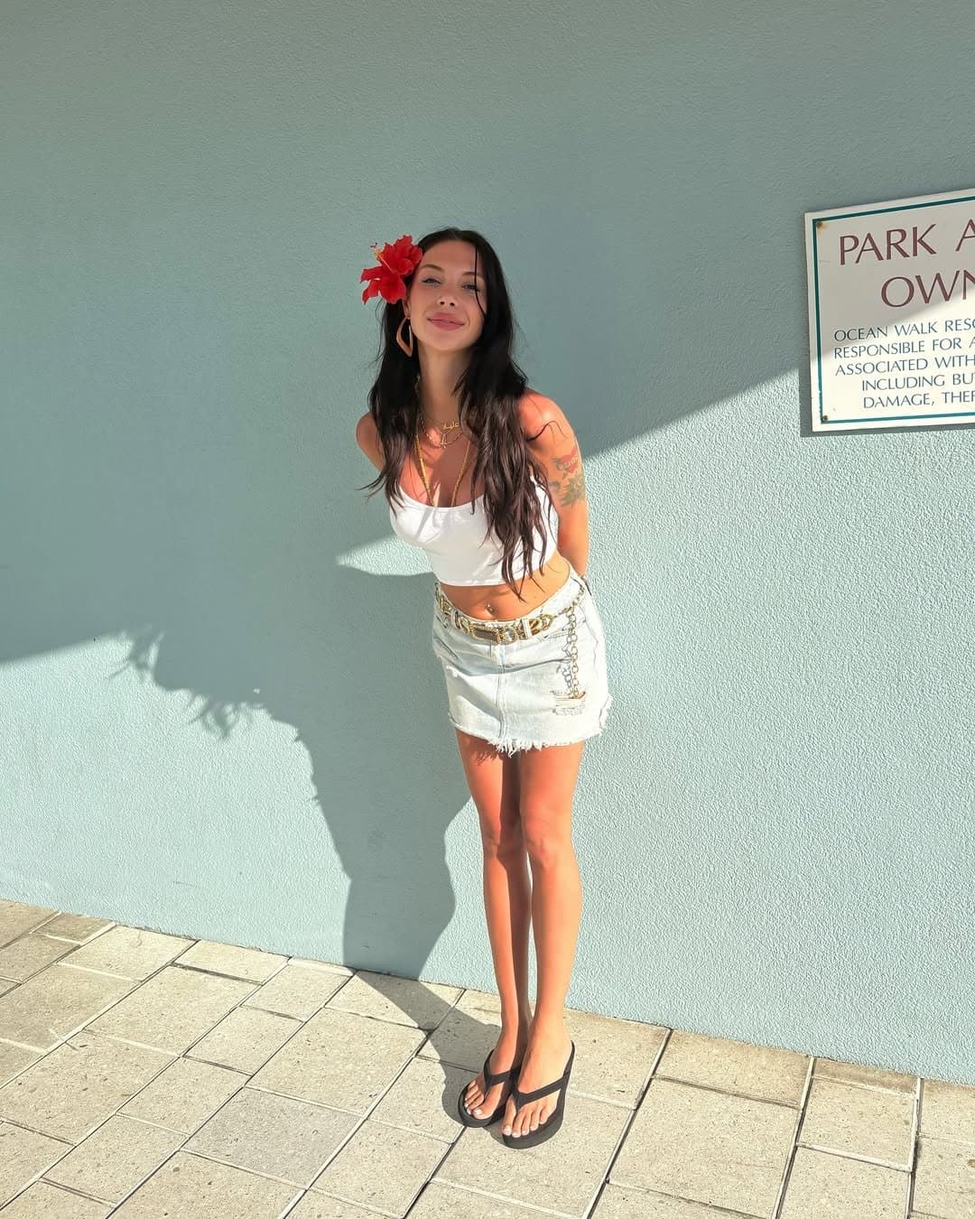 Sisters friend grew up super hot and was licking my buddies balls at this house party