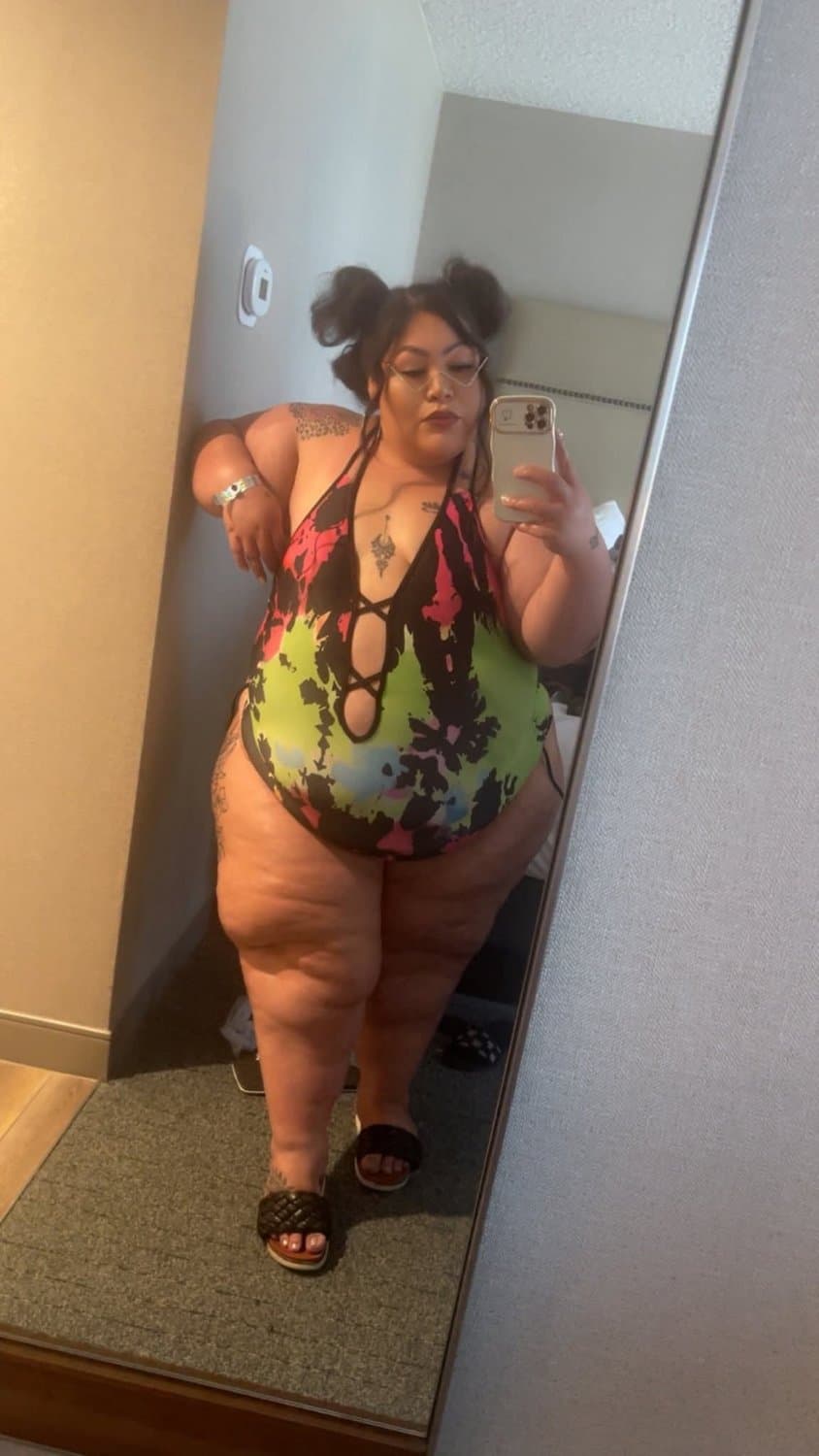 MASSIVE HUGE THICK BIG OLE BOOTY ASS SSBBW LATINA