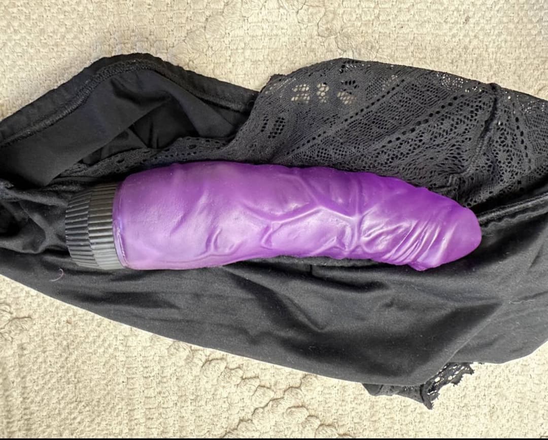 Sexy Saz. Superb tits, ass and pussy.