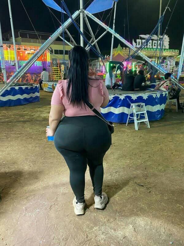 PEAR SHAPE THICK CURVY LATINA SSBBW BIG BOOTY ASS