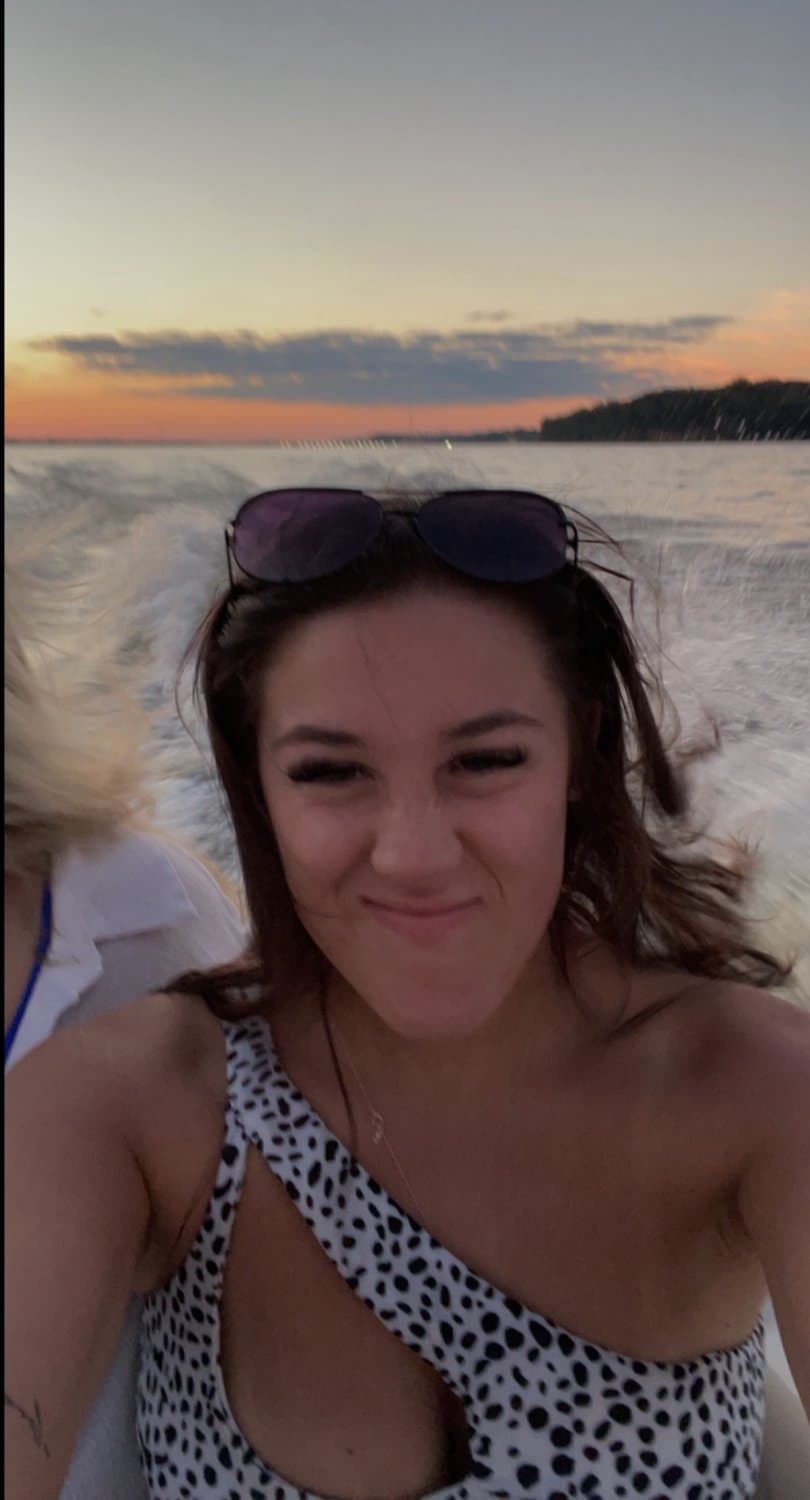 Bama hoe will let you throat fuck as hard as you want