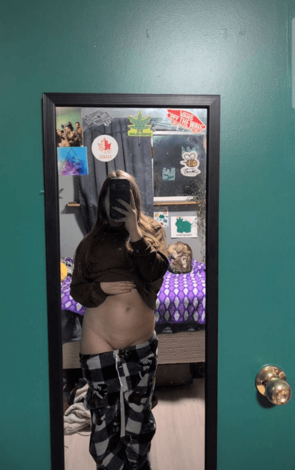 Snapchat slut needs dick. Should i drop her vids (theres a lot)? Dm me your girls or to trade.