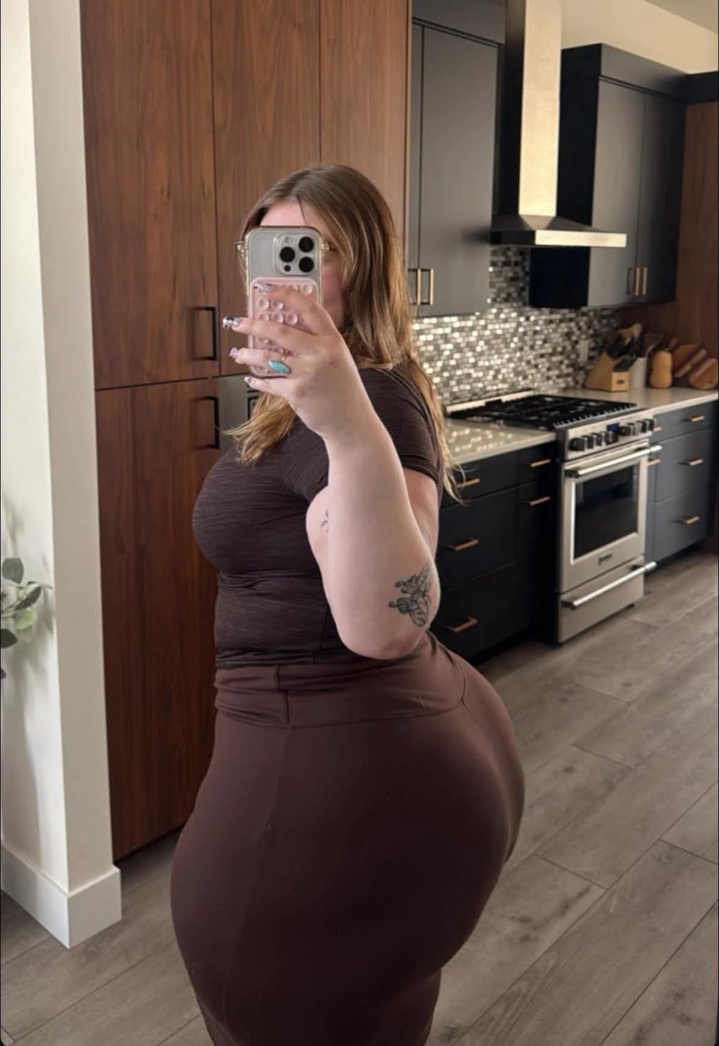 MASSIVE HUGE ASS SSBBW