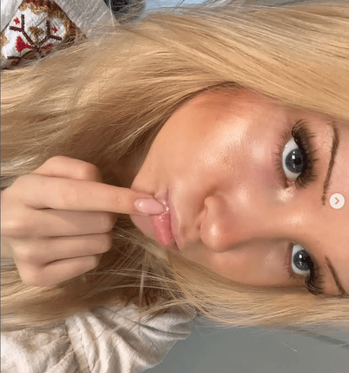 Click to view full size Swedish Alva 19 got her nudes leaked! Make her a famous webslut!