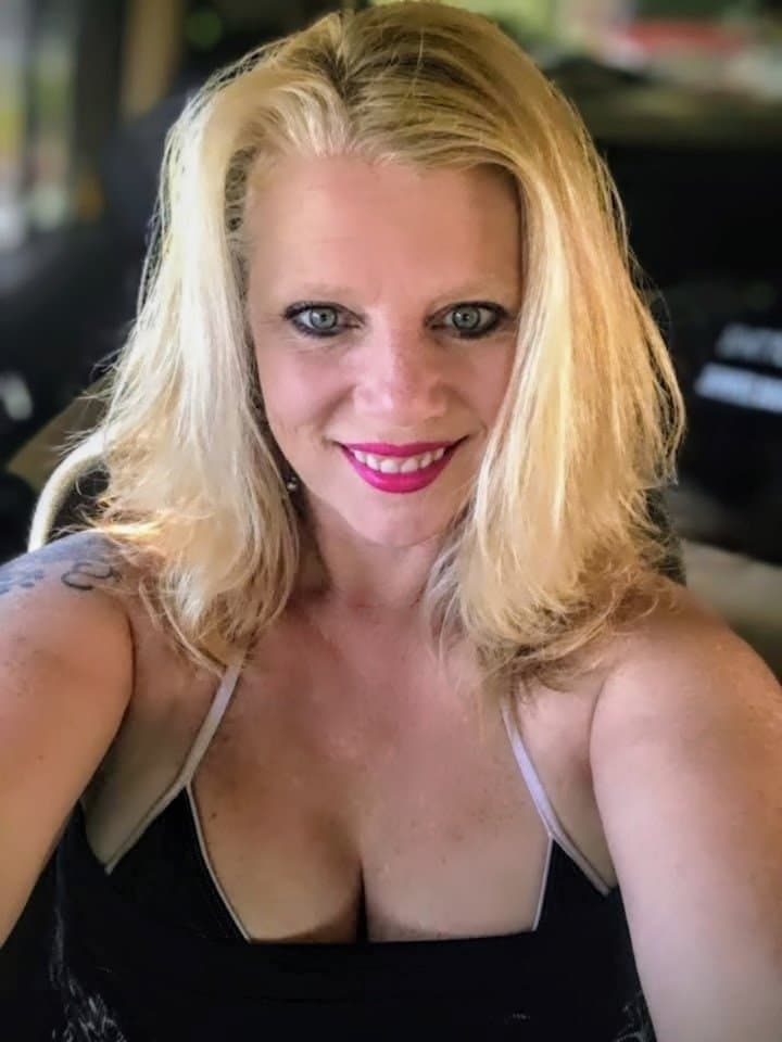 New Patient insists On talking to me in my office before appointment : Fucking Me n my Office :