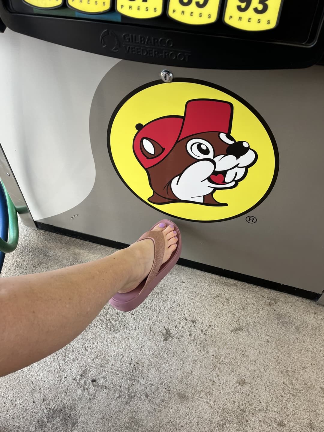 Mature Hotwife from Reddit with GREAT feet and long, sexy toes ??