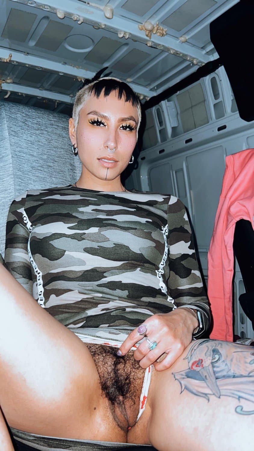 Que rico culo de esta puta ???