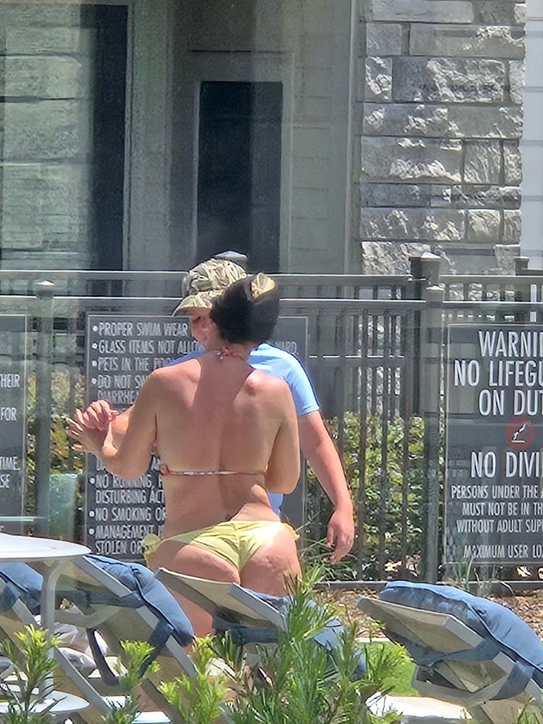 Click to view full size Pawgs unleashed