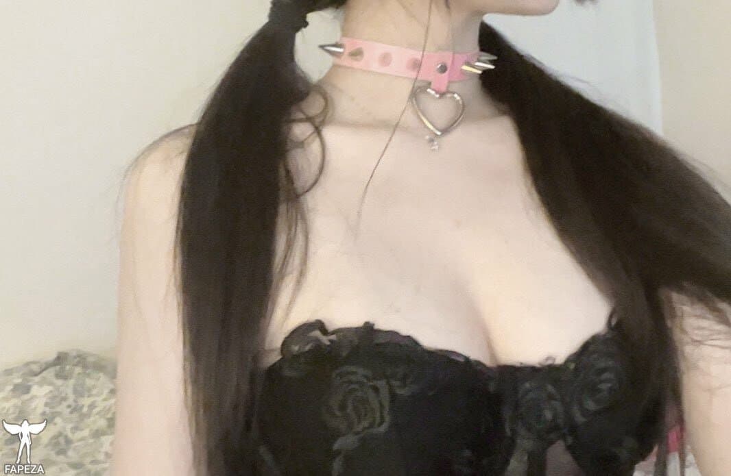 Asian Twitch streamer 3