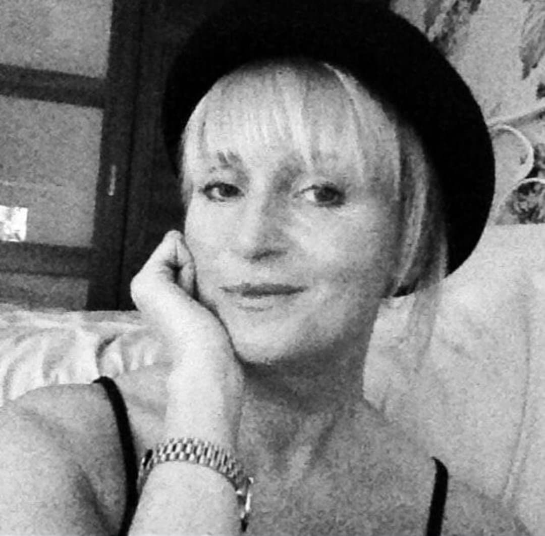 Gorgeous UK Milf Sarah