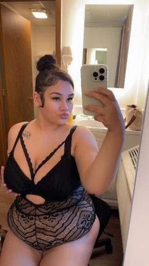 MUST WATCH*REAL fat cat Latina bbw sistser YELLIN N MOANING using vibrator camera roll leaked by bro