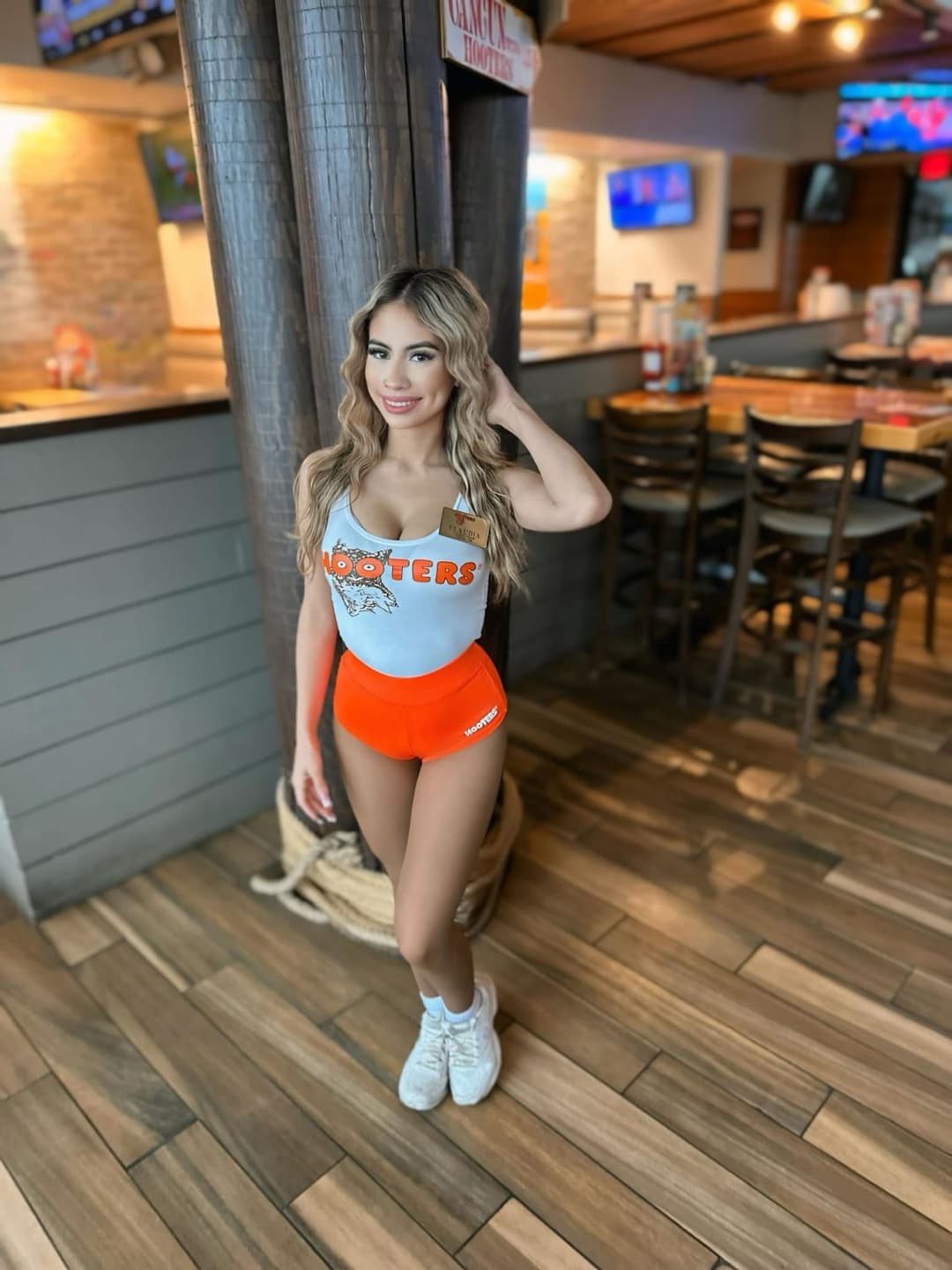 Sexy hooters Latina slut