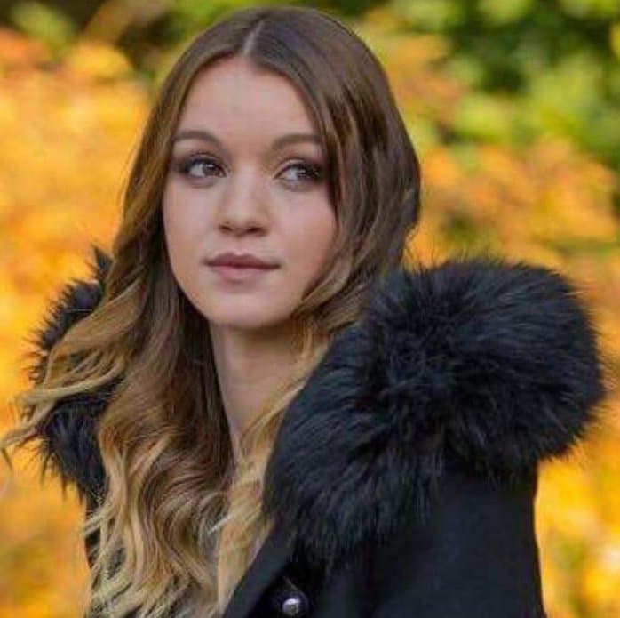 Swiss cunt Livia mother and sister gang fuck toys