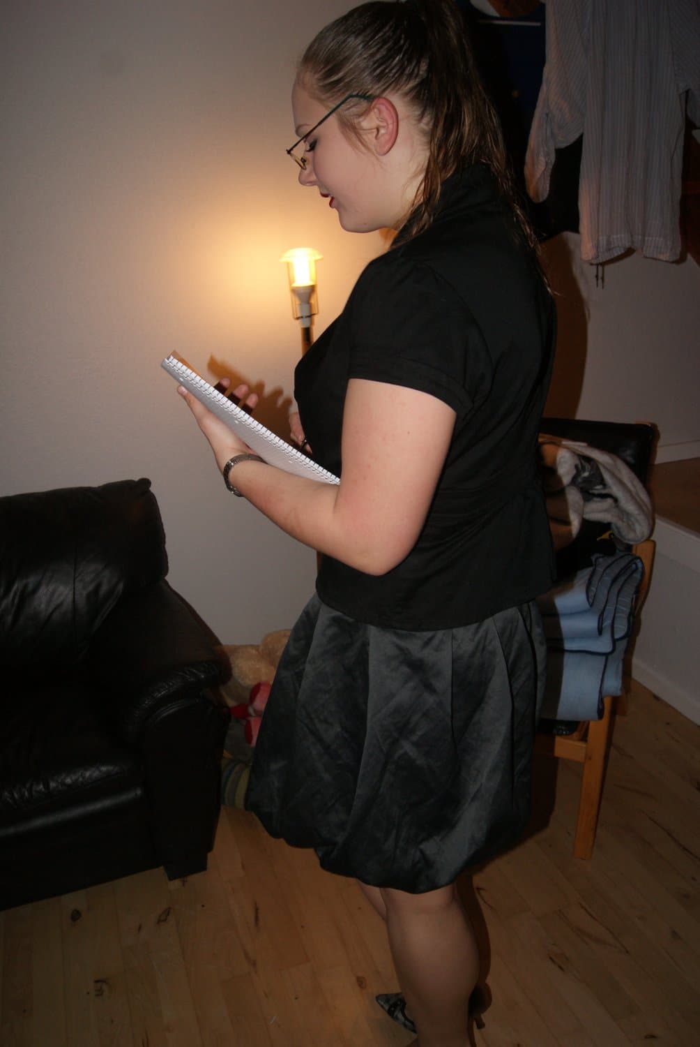 Danish Amateur (004b): The sex-education teacher Annika K are showing how you play with a dildo