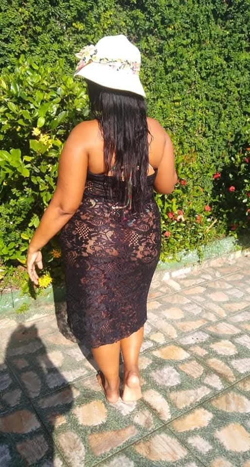 Loiana Corrêa, uma coroa rabuda muito safada. Minha vizinha rabuda que adora se exibir.