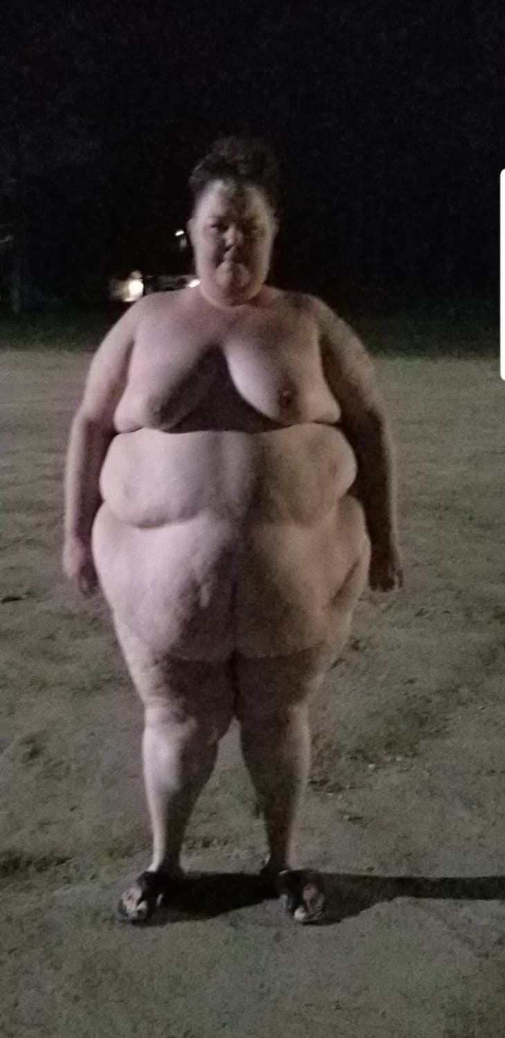 Nasty Public Fat Bitch Aprill Thompson is addicted to BBC