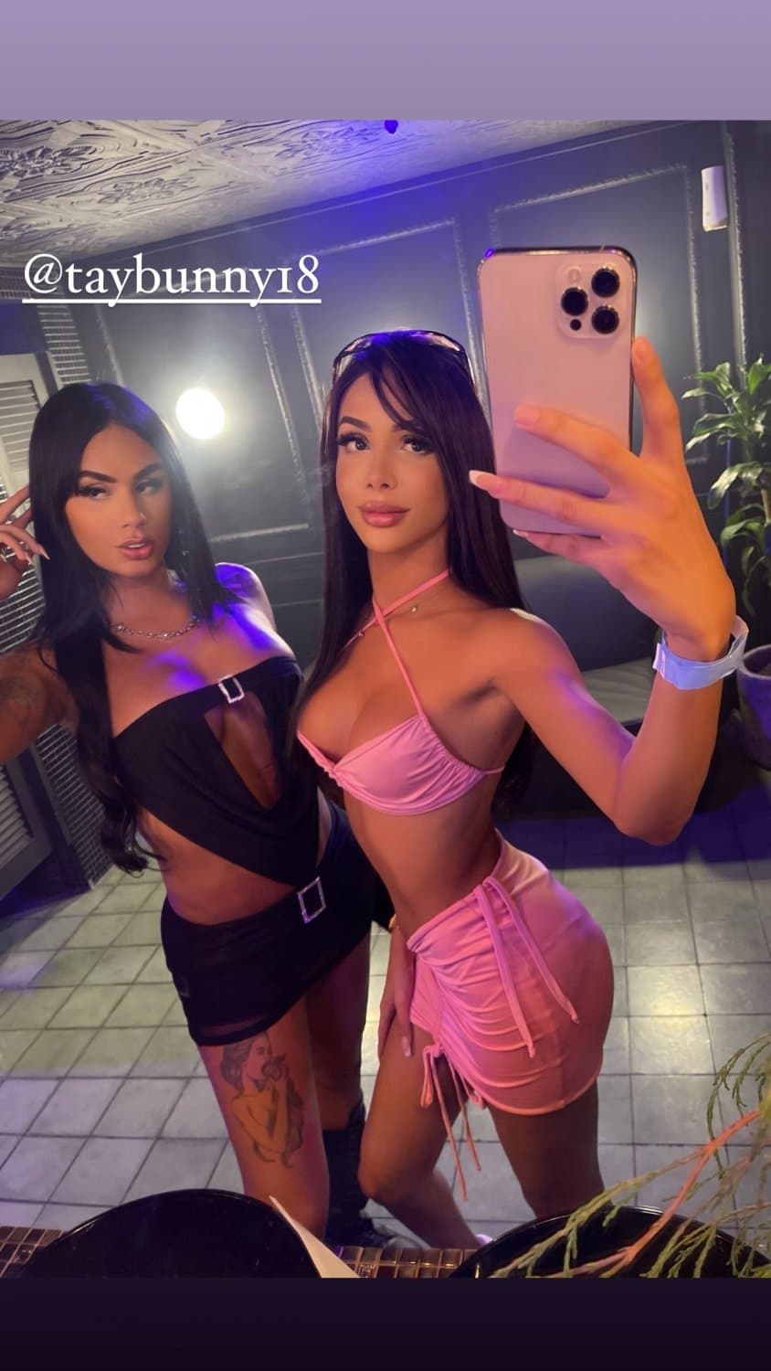 Click to view full size CARLA ??????? AMAZING TGIRL TRAP ?????