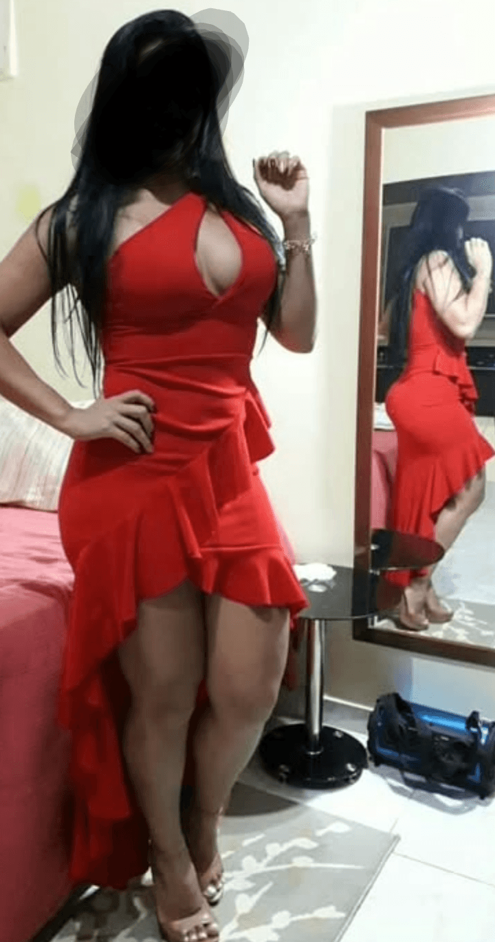 Tia gostosa, fica tão safada quando bebe uma cerveja. Sou doido pra chupa ela todinha essa gostosa?