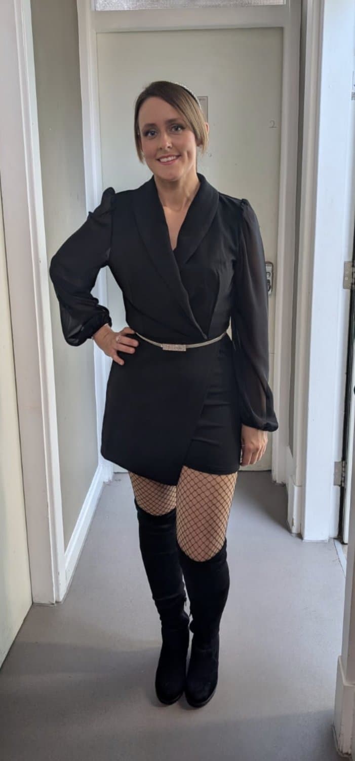 Horny Amateur Naughty Nerd Nurse Wants and Needs Cock ????✊???