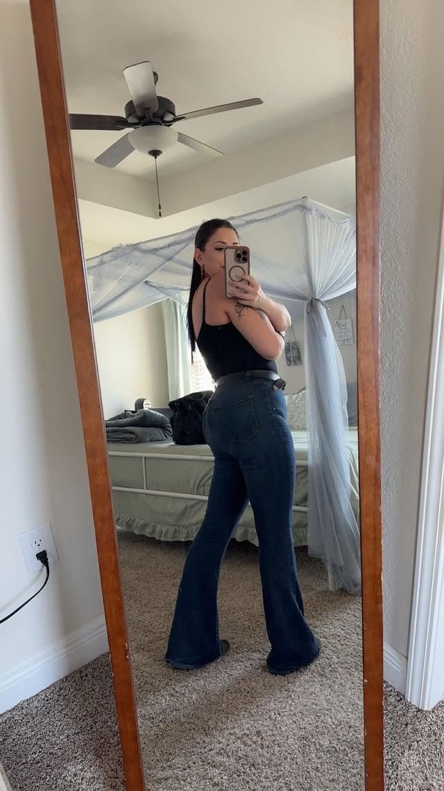 Hot busty single mom Gail