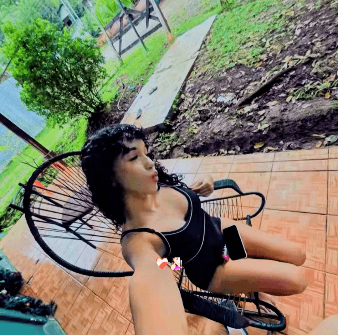 La sexy flaca tica y sus hermanas ?